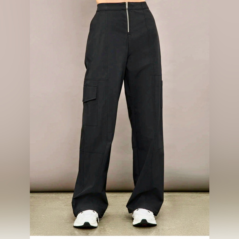 Bandier Quincy Cargo Pant in Black - Women’s Size XS